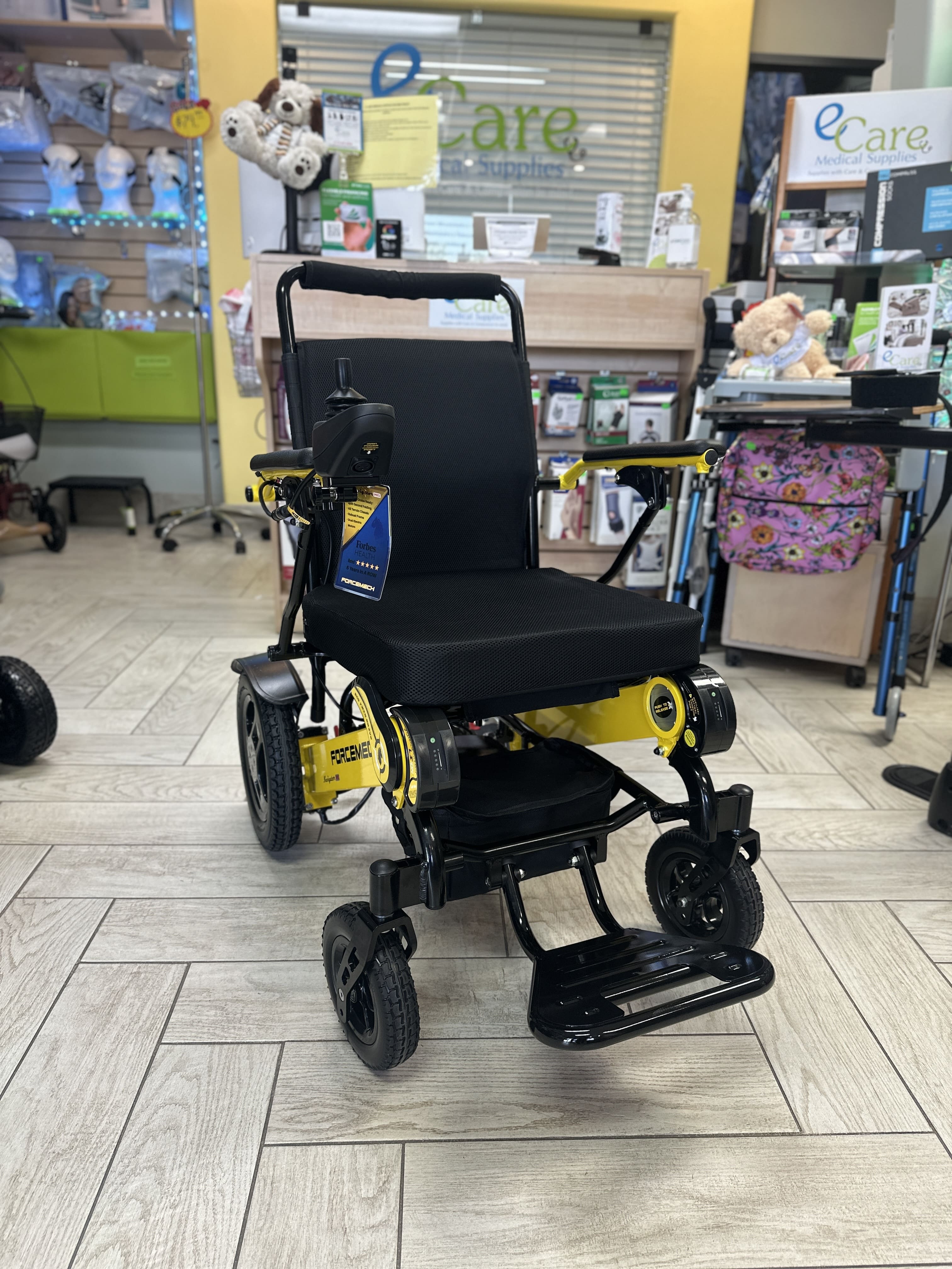 navigator pro heavy duty 400 lbs cap folding electric wheelchair — photo 2 of 6