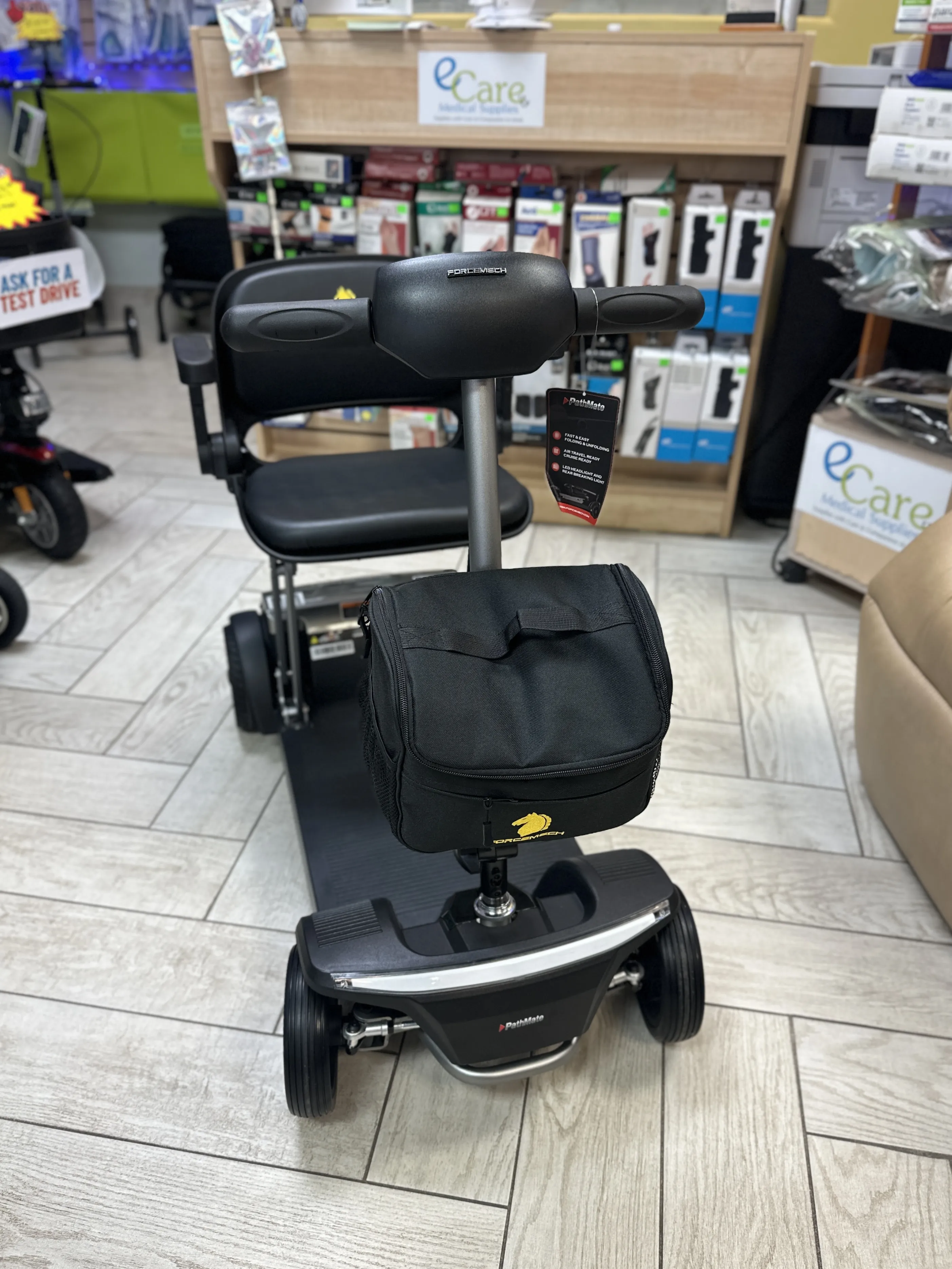 pathmate ultra light folding scooter 300 lbs cap tsa and cruise approved — photo 2 of 6