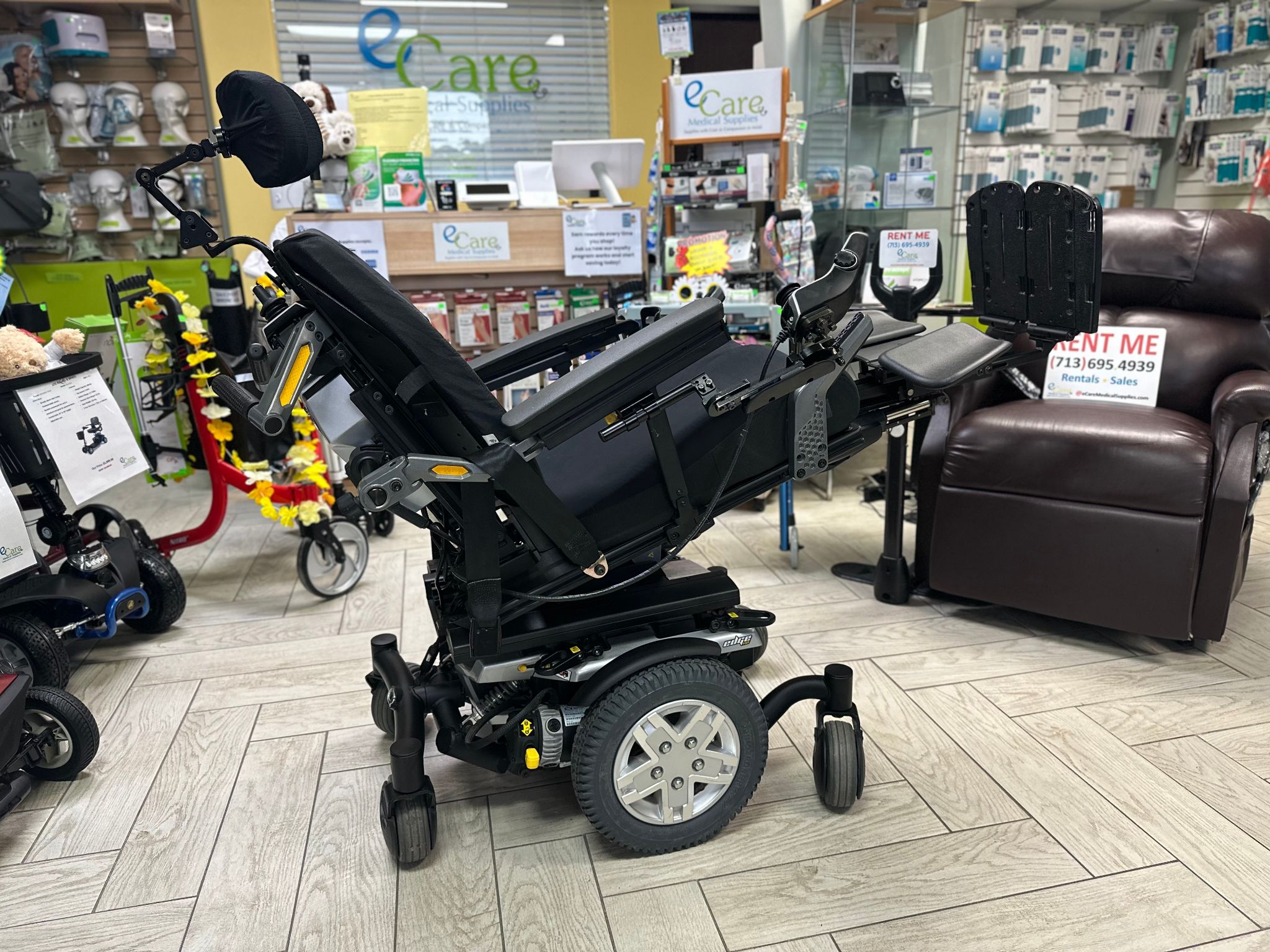 Pride Mobility Quantum Power Wheelchair Rehab Tilting Chair