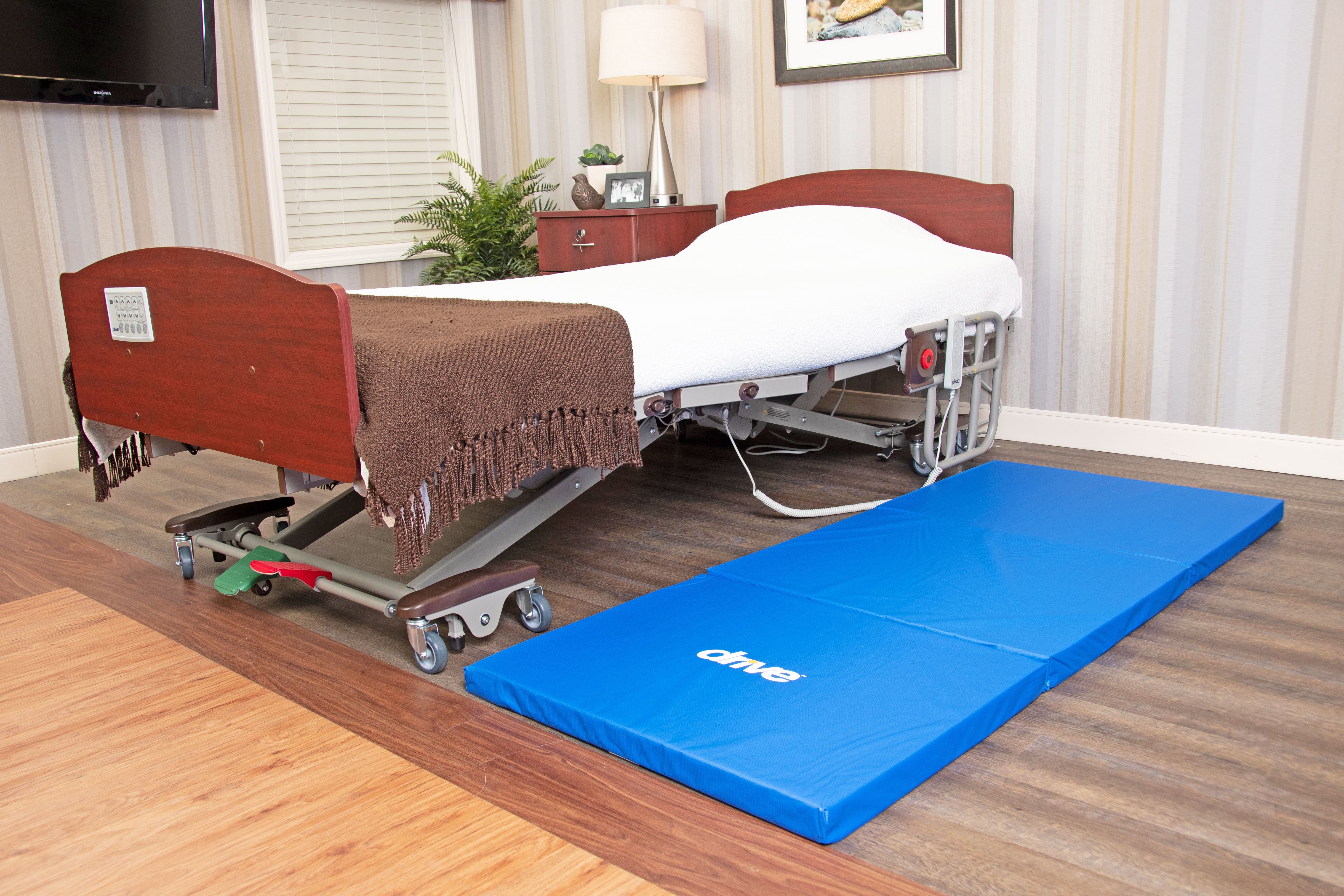 Tri-Fold Bedside Safety Fall Mat For Home & Clinical Care