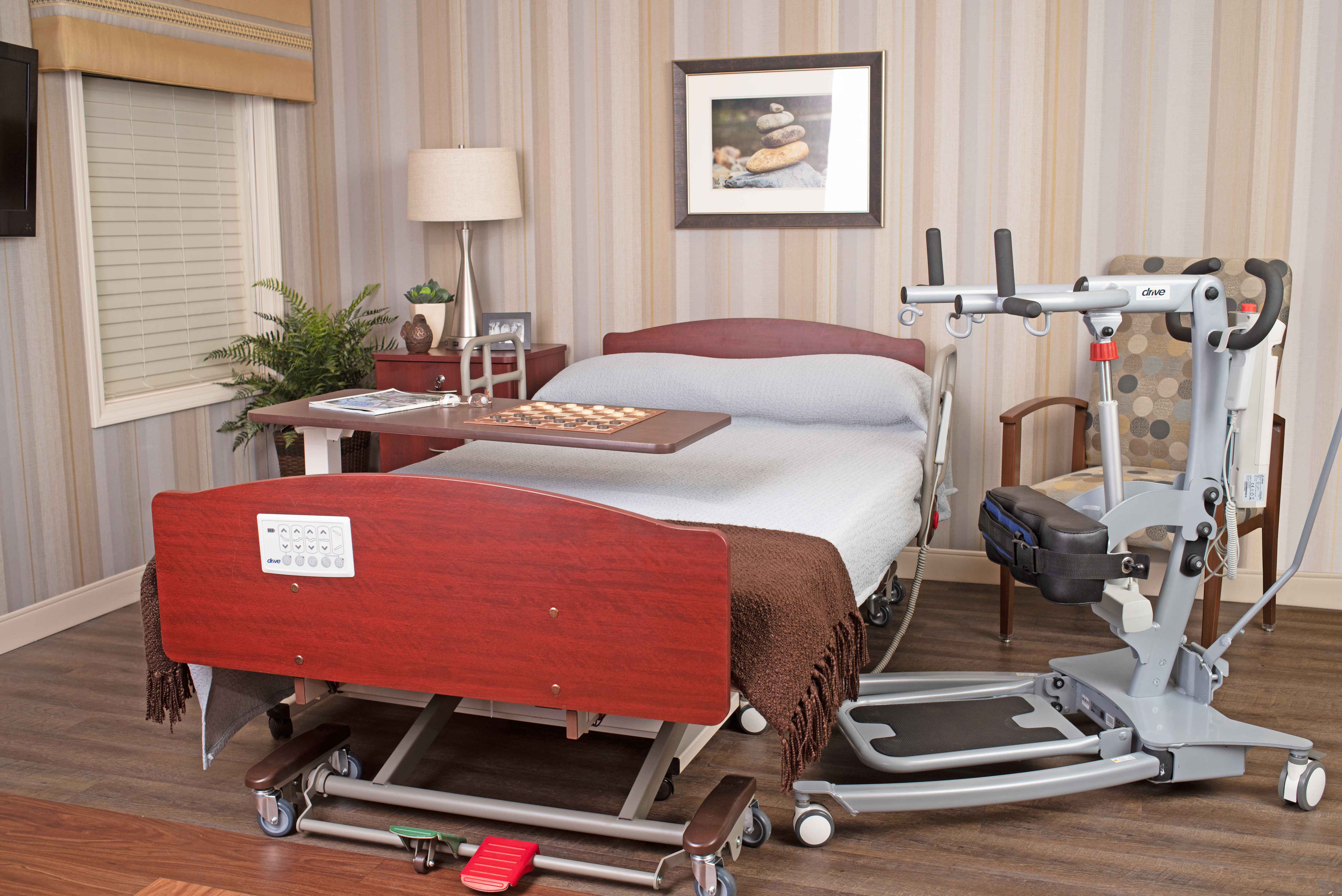 Long Term Care Fully Adjustable Trendelenburg Low Bed